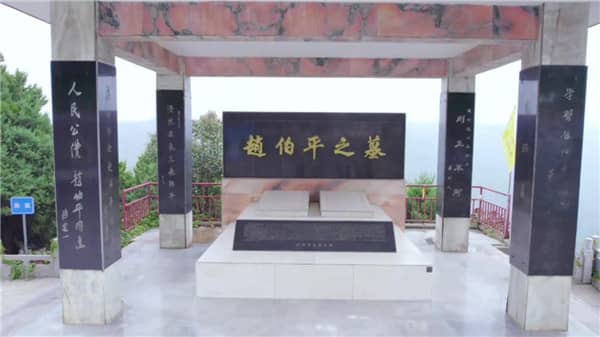 從西安市內(nèi)前往壽陽(yáng)山公墓，除了公交線路外還有哪些便捷的交通方式？