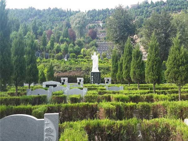 除了壽陽山墓園和高橋墓園外，西安還有哪些值得推薦的公墓？