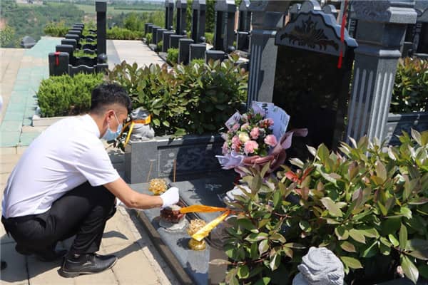 壽陽(yáng)山墓園的名字有何由來(lái)，它位于西安市的哪個(gè)位置？