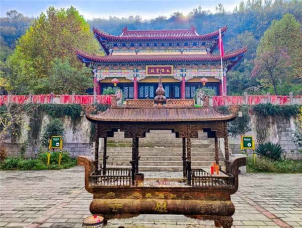 西安市壽陽(yáng)山墓園，綿長(zhǎng)思念