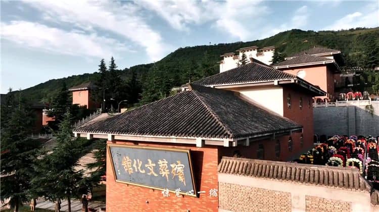 西安霸陵墓園，西安霸陵墓園的環(huán)境與服務