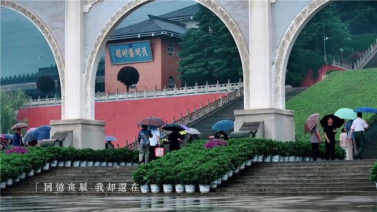 西安霸陵墓園位于哪個區(qū)域，其交通便捷性如何？