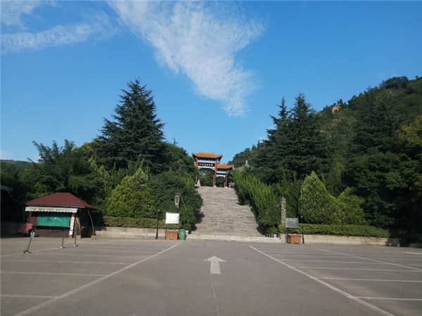 西安市高橋墓園是否適合作為旅游度假勝地？